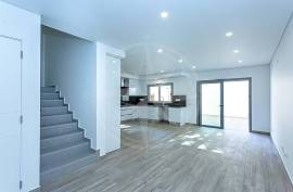 Contemporary 3 Bed Tavira Townhouse with Patio and Garage