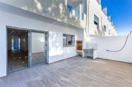 Contemporary 3 Bed Tavira Townhouse with Patio and Garage