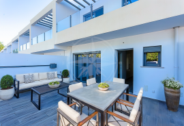 Contemporary 3 Bed Tavira Townhouse with Patio and Garage