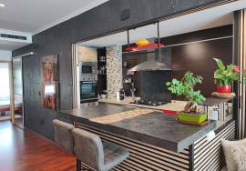 Renovated penthouse with incredible views