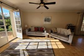 Charming, Cosy Single Storey Villa With 100 M2 Living Space, 830 M2 Garden, Large Garage And Swimming Pool. Charming, Cosy Single Storey Villa With 100 M2 Living Space, 830 M2 Garden, Large Garage And Swimming Pool.