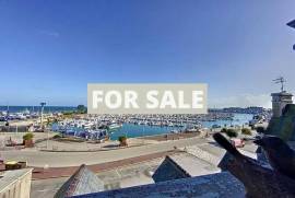 Town House By the Harbour