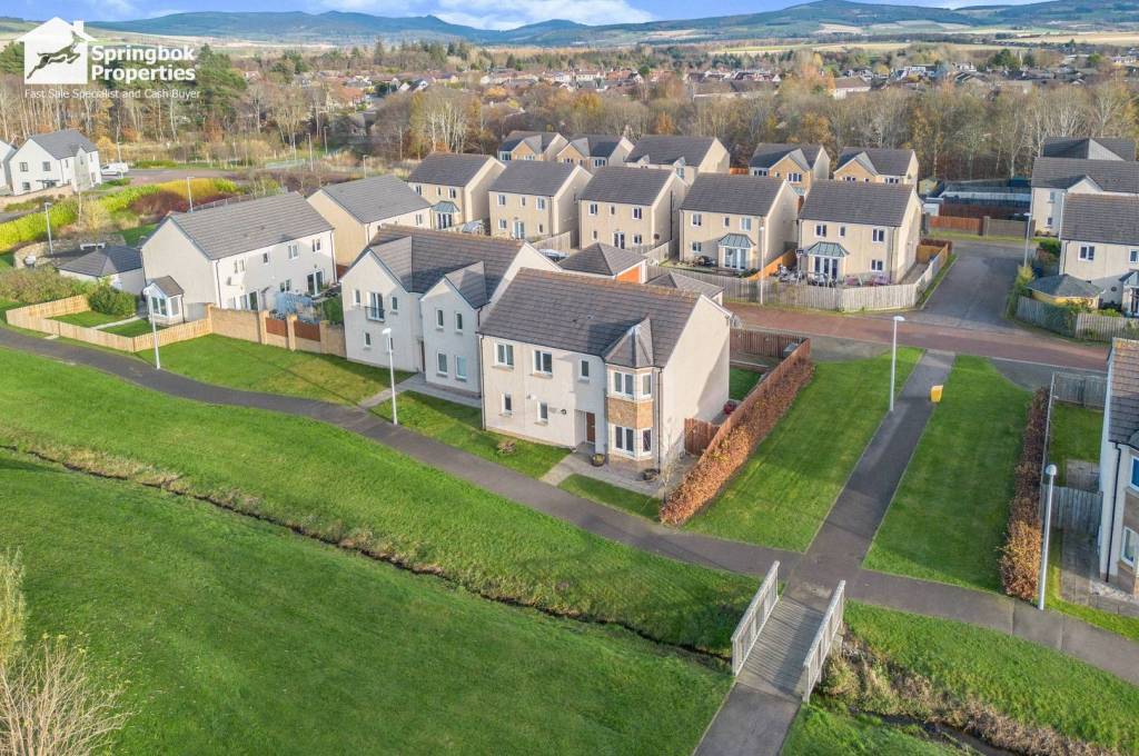 4 bedroom, Detached house for sale