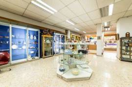 Premises for sale in the Castellana area, Madrid