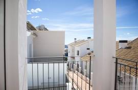 3 bedroom townhouse with terrace for sale in the centre of Periana.