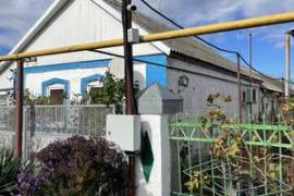 Продаю дом в центре поселка