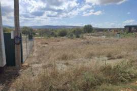 Продаёт земельный участок