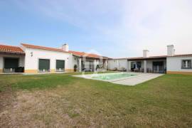 Farm of 8500m2 with t6 single bedroom villa and swimming pool | Évora Farm of 8500m2 with t6 single bedroom villa and swimming pool | Évora