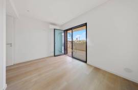 Luxury 3 Bedroom Apartment for Sale in Portimão – Top Floor with Large Balconies and Pool in Portimão Luxury 3 Bedroom Apartment for Sale in Portimão – Top Floor with Large Balconies and Pool in Portimão