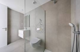 Luxury 3 Bedroom Apartment for Sale in Portimão – Top Floor with Large Balconies and Pool in Portimão Luxury 3 Bedroom Apartment for Sale in Portimão – Top Floor with Large Balconies and Pool in Portimão