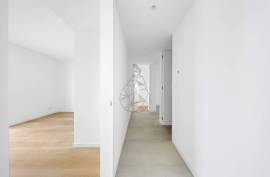 Luxury 3 Bedroom Apartment for Sale in Portimão – Top Floor with Large Balconies and Pool in Portimão Luxury 3 Bedroom Apartment for Sale in Portimão – Top Floor with Large Balconies and Pool in Portimão