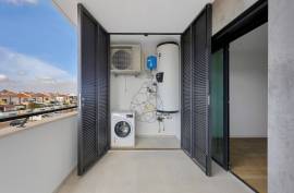 Luxury 3 Bedroom Apartment for Sale in Portimão – Top Floor with Large Balconies and Pool in Portimão Luxury 3 Bedroom Apartment for Sale in Portimão – Top Floor with Large Balconies and Pool in Portimão