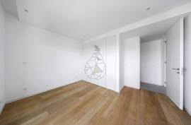 Luxury 3 Bedroom Apartment for Sale in Portimão – Top Floor with Large Balconies and Pool in Portimão Luxury 3 Bedroom Apartment for Sale in Portimão – Top Floor with Large Balconies and Pool in Portimão