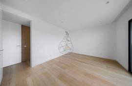 Luxury 3 Bedroom Apartment for Sale in Portimão – Top Floor with Large Balconies and Pool in Portimão Luxury 3 Bedroom Apartment for Sale in Portimão – Top Floor with Large Balconies and Pool in Portimão