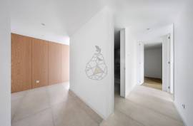 Luxury 3 Bedroom Apartment for Sale in Portimão – Top Floor with Large Balconies and Pool in Portimão Luxury 3 Bedroom Apartment for Sale in Portimão – Top Floor with Large Balconies and Pool in Portimão