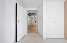 Luxury 3 Bedroom Apartment for Sale in Portimão – Top Floor with Large Balconies and Pool in Portimão Luxury 3 Bedroom Apartment for Sale in Portimão – Top Floor with Large Balconies and Pool in Portimão