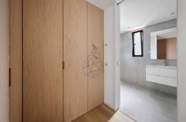 Luxury 3 Bedroom Apartment for Sale in Portimão – Top Floor with Large Balconies and Pool in Portimão Luxury 3 Bedroom Apartment for Sale in Portimão – Top Floor with Large Balconies and Pool in Portimão