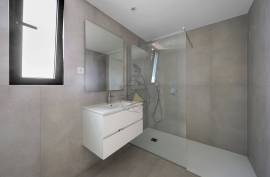 Luxury 3 Bedroom Apartment for Sale in Portimão – Top Floor with Large Balconies and Pool in Portimão Luxury 3 Bedroom Apartment for Sale in Portimão – Top Floor with Large Balconies and Pool in Portimão