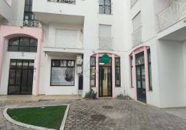 Annual rental Ground floor shop with 151 m2 in Armação de Pêra