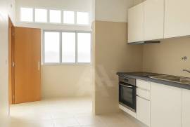 Apartamento T2 Remodelado em Leiria com Arrecadação Apartamento T2 Remodelado em Leiria com Arrecadação