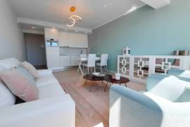 Apartamento T1 Mobilado e com Vista Mar em Oeiras