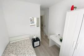 Quarto para Arrendar no Areeiro Quarto para Arrendar no Areeiro