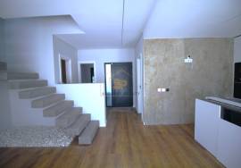 2+1 bedroom villa with garage 5 min. of Ferragudo Beaches
