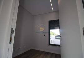 2+1 bedroom villa with garage 5 min. of Ferragudo Beaches 2+1 bedroom villa with garage 5 min. of Ferragudo Beaches