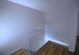 2+1 bedroom villa with garage 5 min. of Ferragudo Beaches 2+1 bedroom villa with garage 5 min. of Ferragudo Beaches