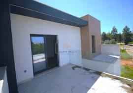 2+1 bedroom villa with garage 5 min. of Ferragudo Beaches 2+1 bedroom villa with garage 5 min. of Ferragudo Beaches