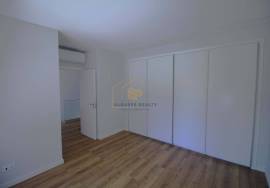 2+1 bedroom villa with garage 5 min. of Ferragudo Beaches 2+1 bedroom villa with garage 5 min. of Ferragudo Beaches