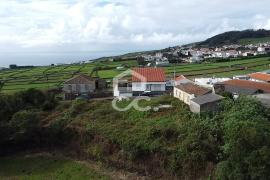 House for refurbishment in Santa Bárbara House for refurbishment in Santa Bárbara