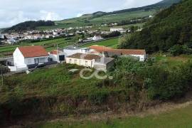 House for refurbishment in Santa Bárbara House for refurbishment in Santa Bárbara