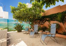 Olhão – Duplex in a Restored Private Mansion, the Softness of a Private Garden Olhão – Duplex in a Restored Private Mansion, the Softness of a Private Garden