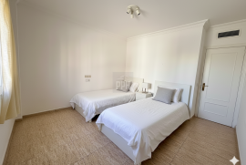 Large 2 Bed Apartment in Alsakia with Distant sea views !! Large 2 Bed Apartment in Alsakia with Distant sea views !!