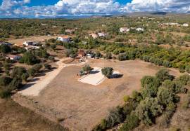 Rustic land with 8280 m2 located in Ribeira de Alte in Paderne, Albufeira