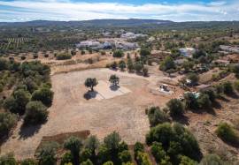 Rustic land with 8280 m2 located in Ribeira de Alte in Paderne, Albufeira Rustic land with 8280 m2 located in Ribeira de Alte in Paderne, Albufeira