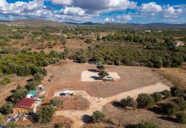 Rustic land with 8280 m2 located in Ribeira de Alte in Paderne, Albufeira Rustic land with 8280 m2 located in Ribeira de Alte in Paderne, Albufeira