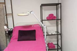 Shop with 44 m2 for transfer fully equipped for hairdresser and beauty salon located in the Marina of Albufeira Shop with 44 m2 for transfer fully equipped for hairdresser and beauty salon located in the Marina of Albufeira