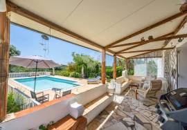 3 Bedroom Quinta with large Pool, Gardens and quiet country location. Near Moncarapacho.