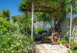 3 Bedroom Quinta with large Pool, Gardens and quiet country location. Near Moncarapacho.