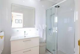 Luxury 4-Bedroom Apartment with Panoramic Terrace and Sea View in Vilamoura