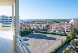 Luxury 4-Bedroom Apartment with Panoramic Terrace and Sea View in Vilamoura