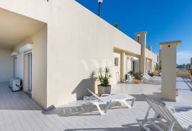 Luxury 4-Bedroom Apartment with Panoramic Terrace and Sea View in Vilamoura
