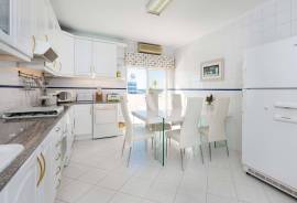Luxury 4-Bedroom Apartment with Panoramic Terrace and Sea View in Vilamoura