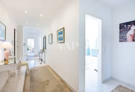 Luxury 4-Bedroom Apartment with Panoramic Terrace and Sea View in Vilamoura