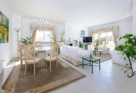 Luxury 4-Bedroom Apartment with Panoramic Terrace and Sea View in Vilamoura