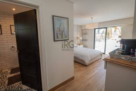 Elegant 4-Bedroom Single-Level Villa with Exceptional Privacy, Pool & Countryside Views Near Quinta do Lago