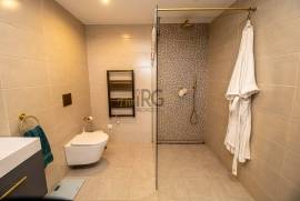 Elegant 4-Bedroom Single-Level Villa with Exceptional Privacy, Pool & Countryside Views Near Quinta do Lago