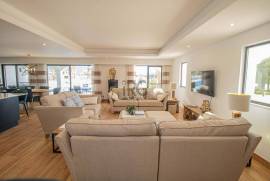Elegant 4-Bedroom Single-Level Villa with Exceptional Privacy, Pool & Countryside Views Near Quinta do Lago
